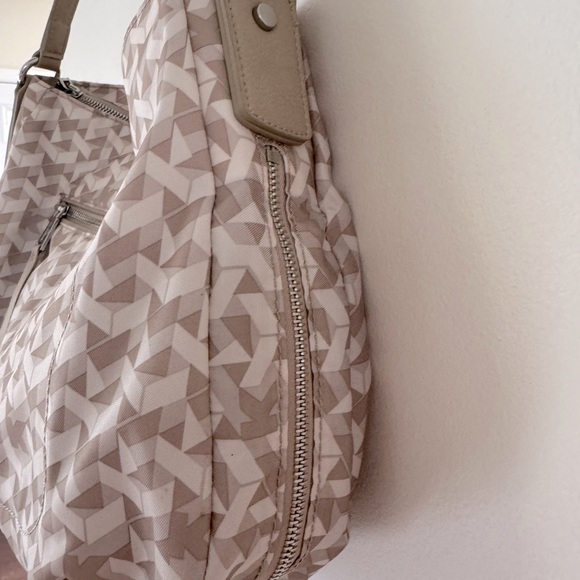 Kipling Sadie Beige Printed Hobo Expandable Handbag - Picture 8 of 12